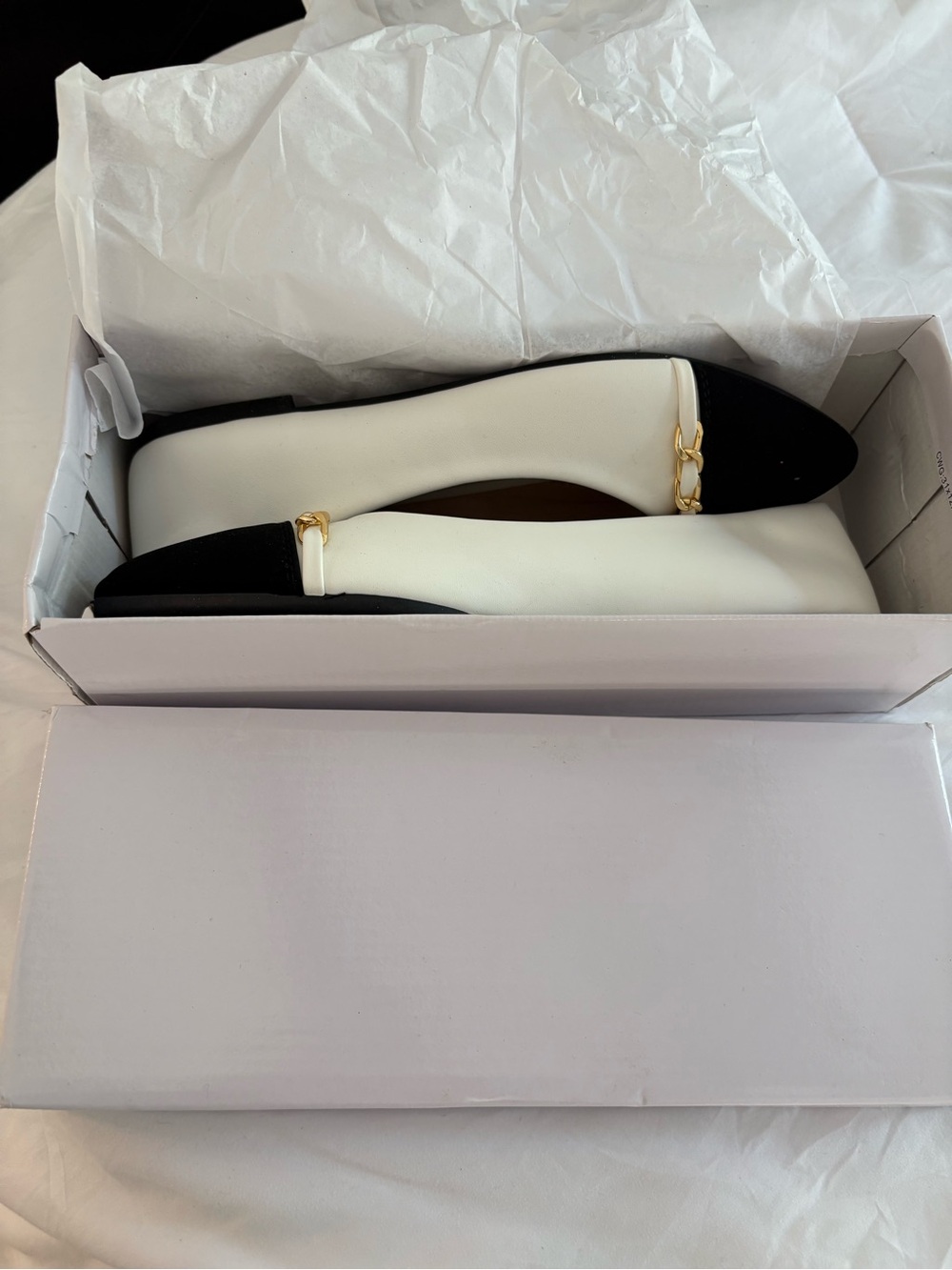 Elegant Two-Tone White and Black Women's Ballet Flats with Gold Accent